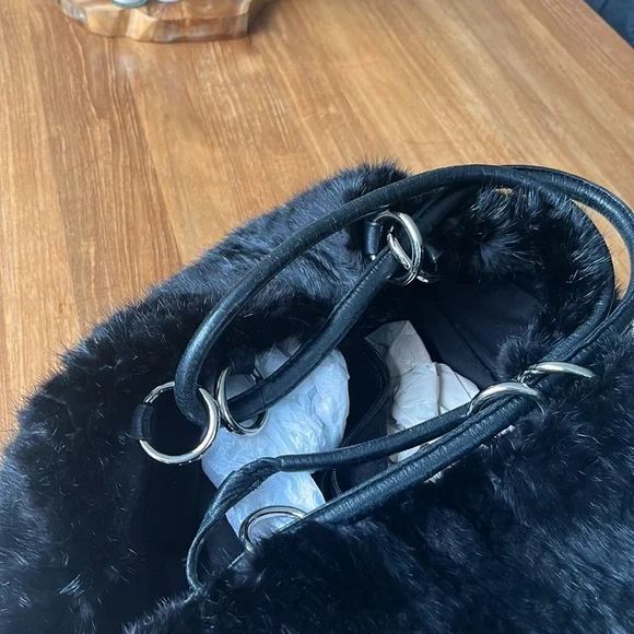 GORGEOUS RABBIT FUR ADRIANNA LANDAU SHOULDER BAG - Picture 6 of 7